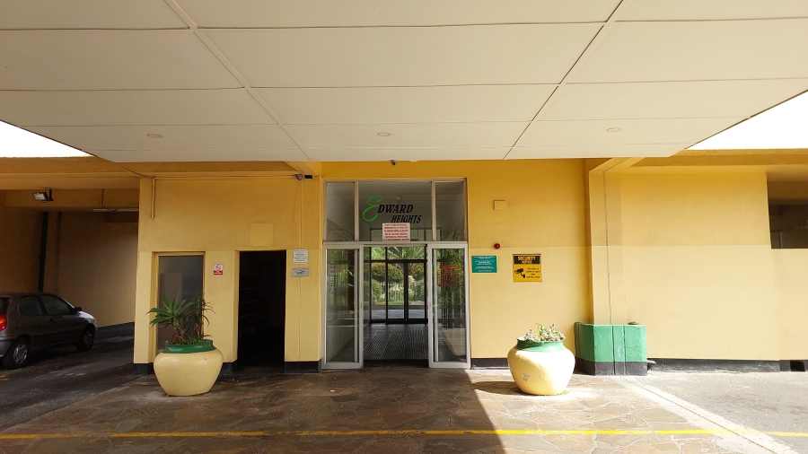 2 Bedroom Property for Sale in Townsend Estate Western Cape